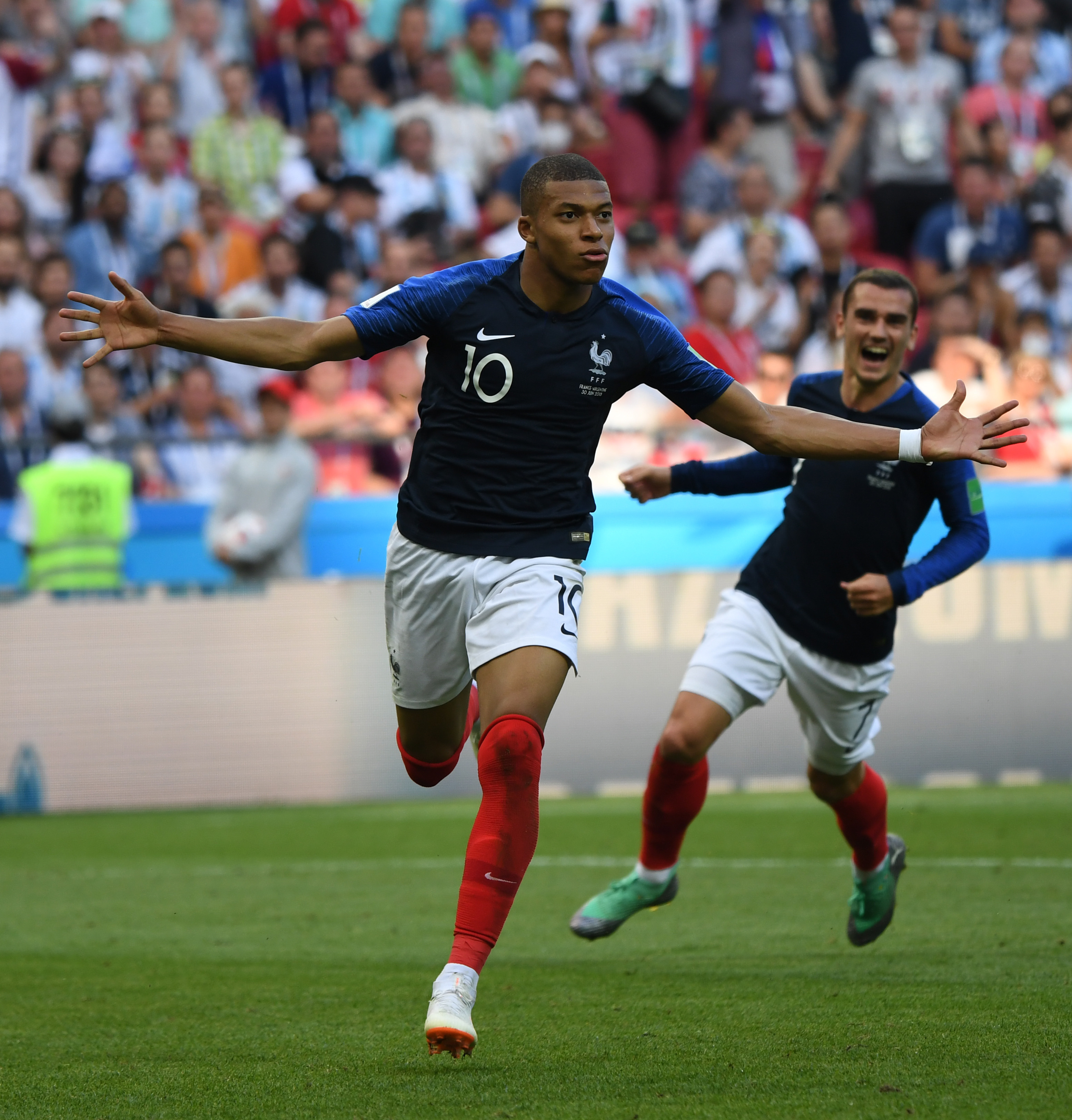 马雷斯卡：埃斯特旺像个旧时代的孩子，他不沉迷于手机和社媒