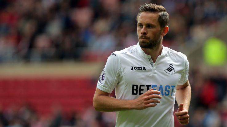 TA：埃切韦里倾向于租借加盟英超俱乐部；德甲球队也有意尼潘（TA：埃切韦里倾向以租借方式登陆英超；德甲球队有意尼潘）