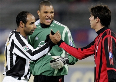 海港客战柔佛：维塔尔、亚历斯祖首发，陈威、张琳芃出战