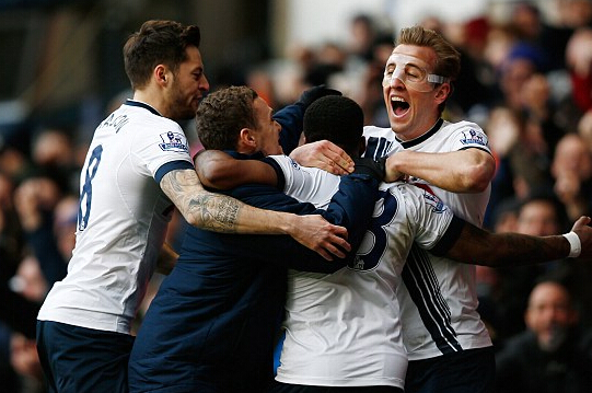 米切尔&莫布利首节合砍26分，其他队友合计只得7分