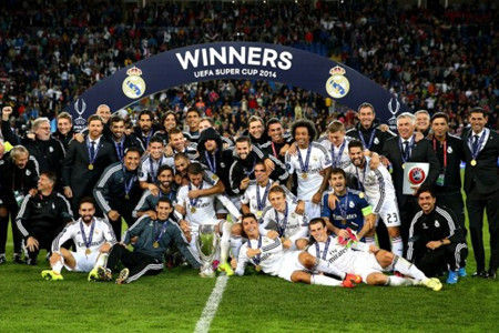 热搜第一！#泰勒斯威夫特官宣订婚 ，男方是知名橄榄球球星