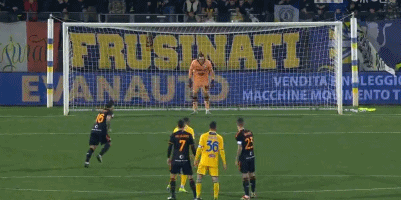 曼联对阵西汉姆联：德利赫特缺席，阿莫林调整阵容迎战