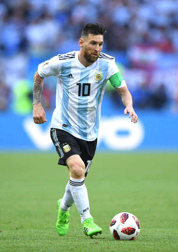 拜仁官方：于帕梅卡诺因负荷管理未进战圣保利大名单