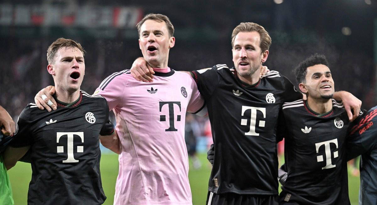 爷青回，维耶里社媒晒与大罗、巴乔、托蒂、卡纳瓦罗等人合照